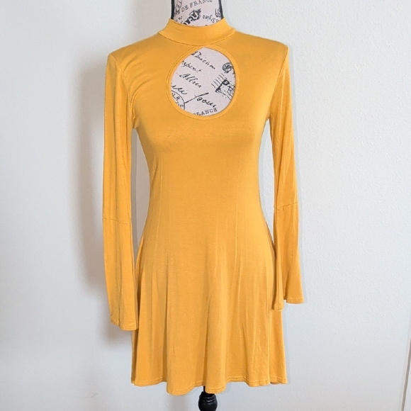 Boohoo Dresses & Skirts - NWT Boohoo Yellow Long Sleeve Cut-Out Dress